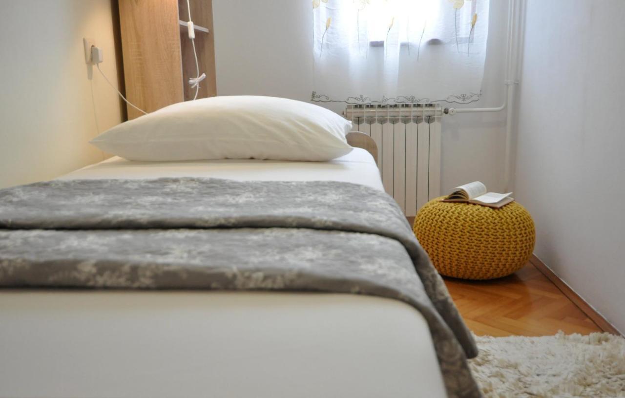 Apartman Lory Póla Kültér fotó