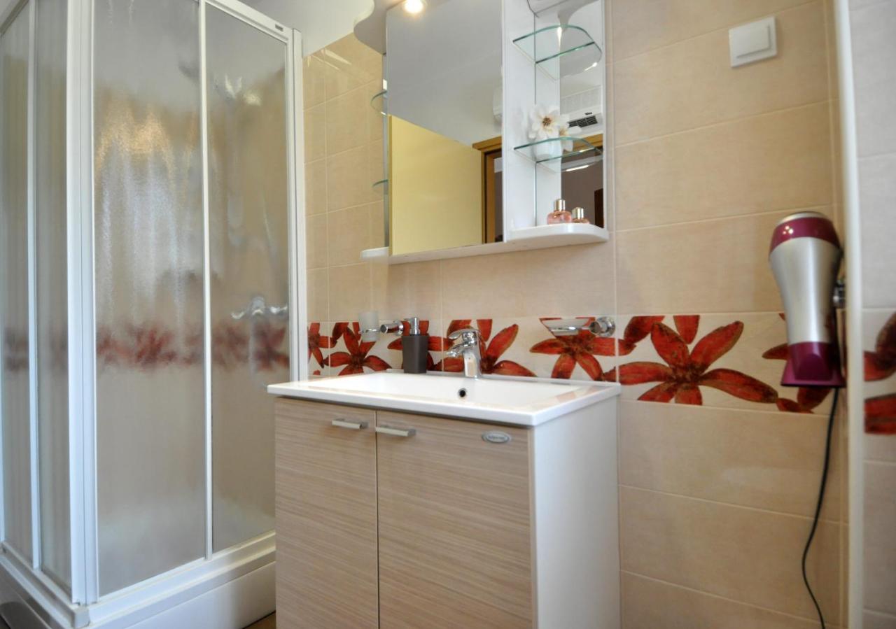 Apartman Lory Póla Kültér fotó