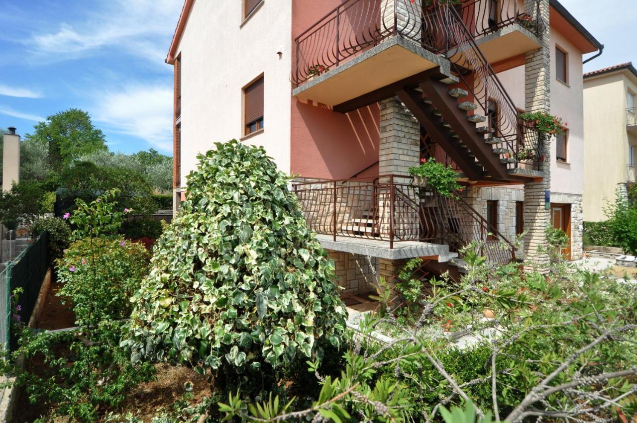 Apartman Lory Póla Kültér fotó