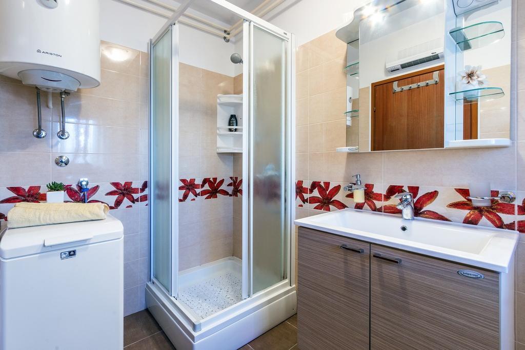 Apartman Lory Póla Kültér fotó